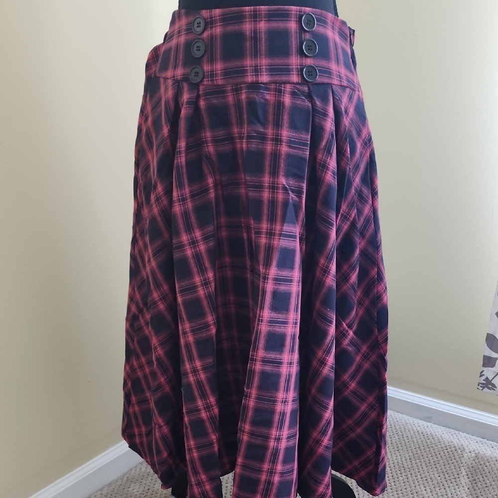 Chic Red and Black Plaid Midi Skirt